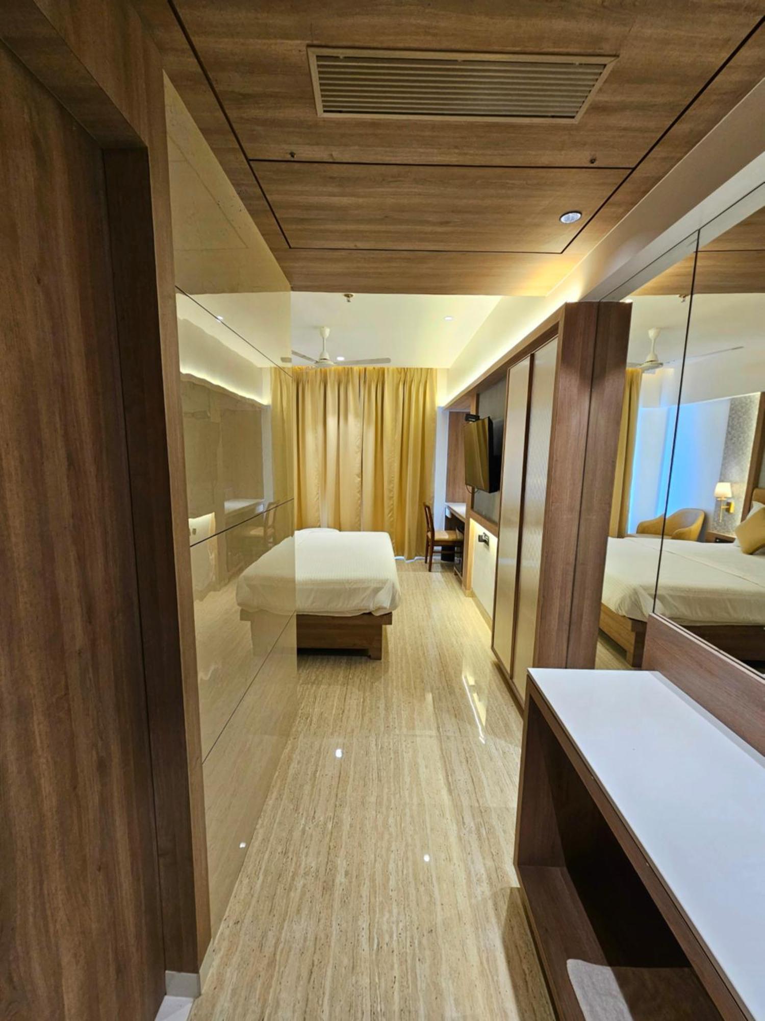 Hotel Golden Nest ターネー エクステリア 写真