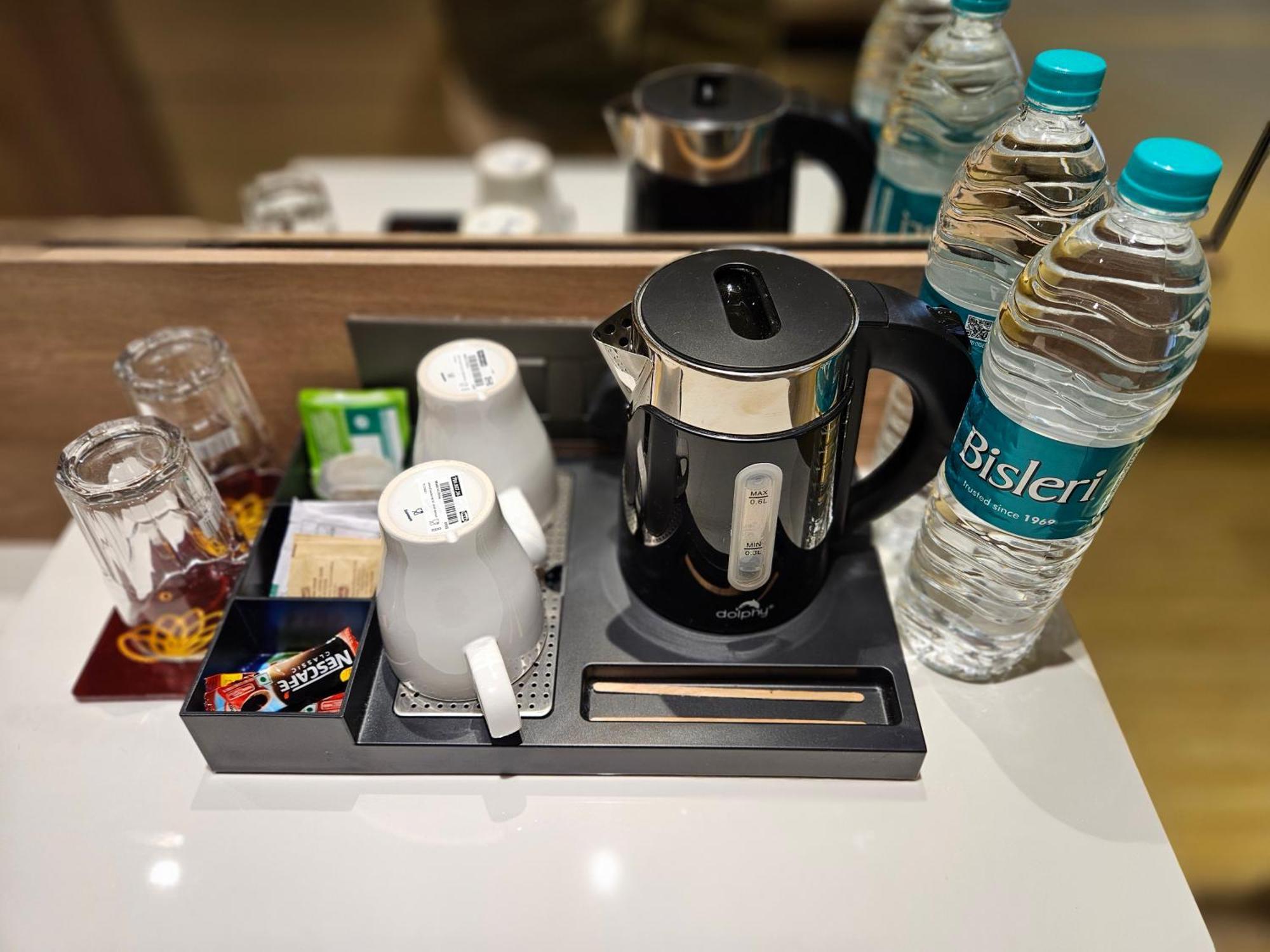 Hotel Golden Nest ターネー エクステリア 写真