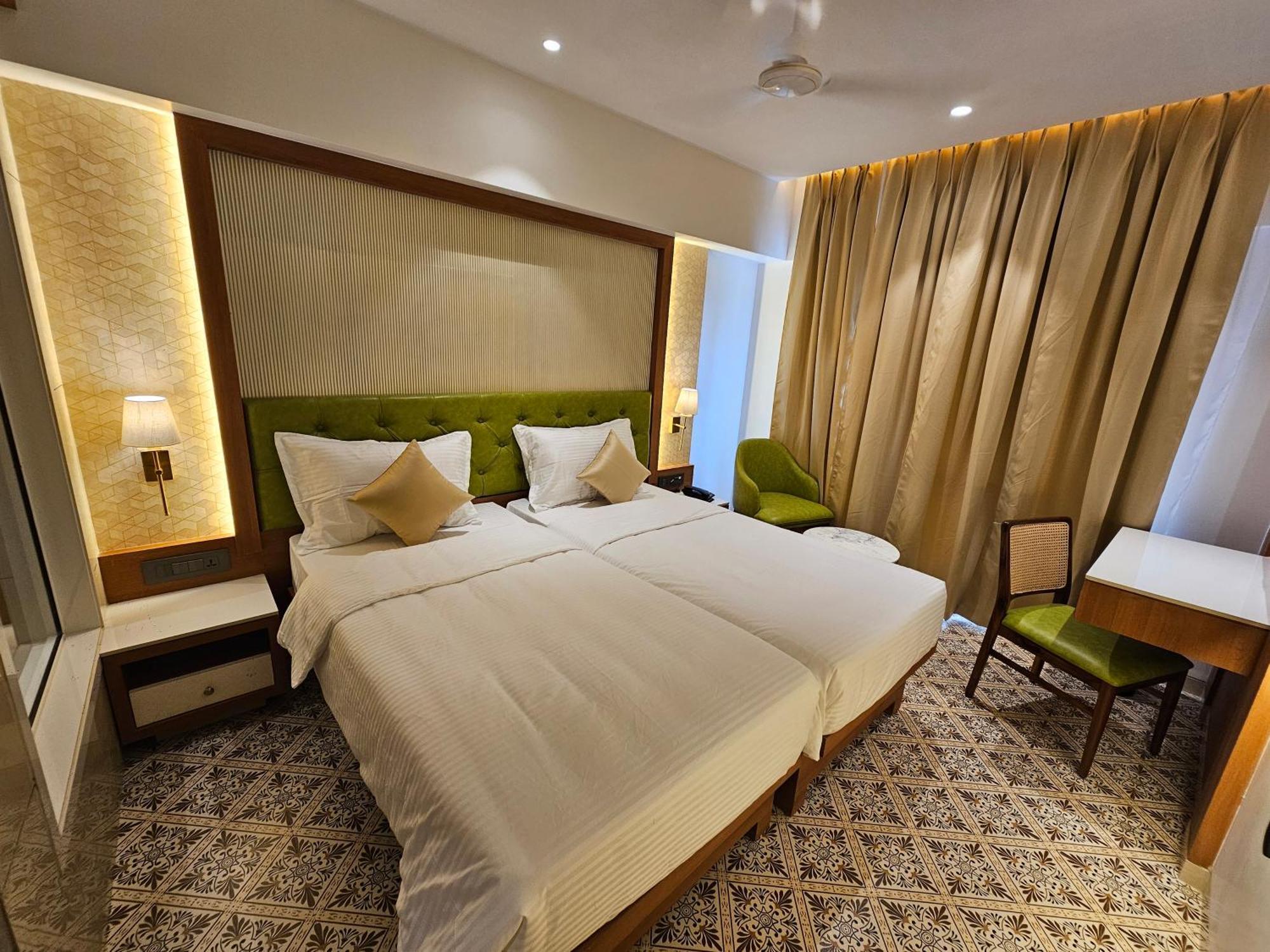 Hotel Golden Nest ターネー エクステリア 写真