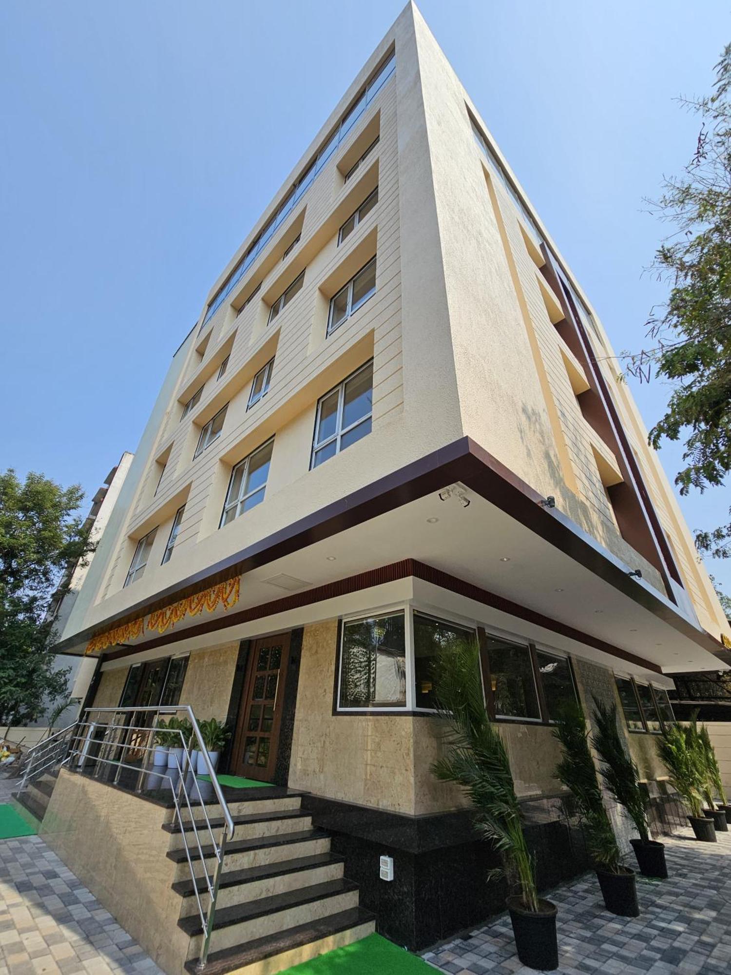 Hotel Golden Nest ターネー エクステリア 写真