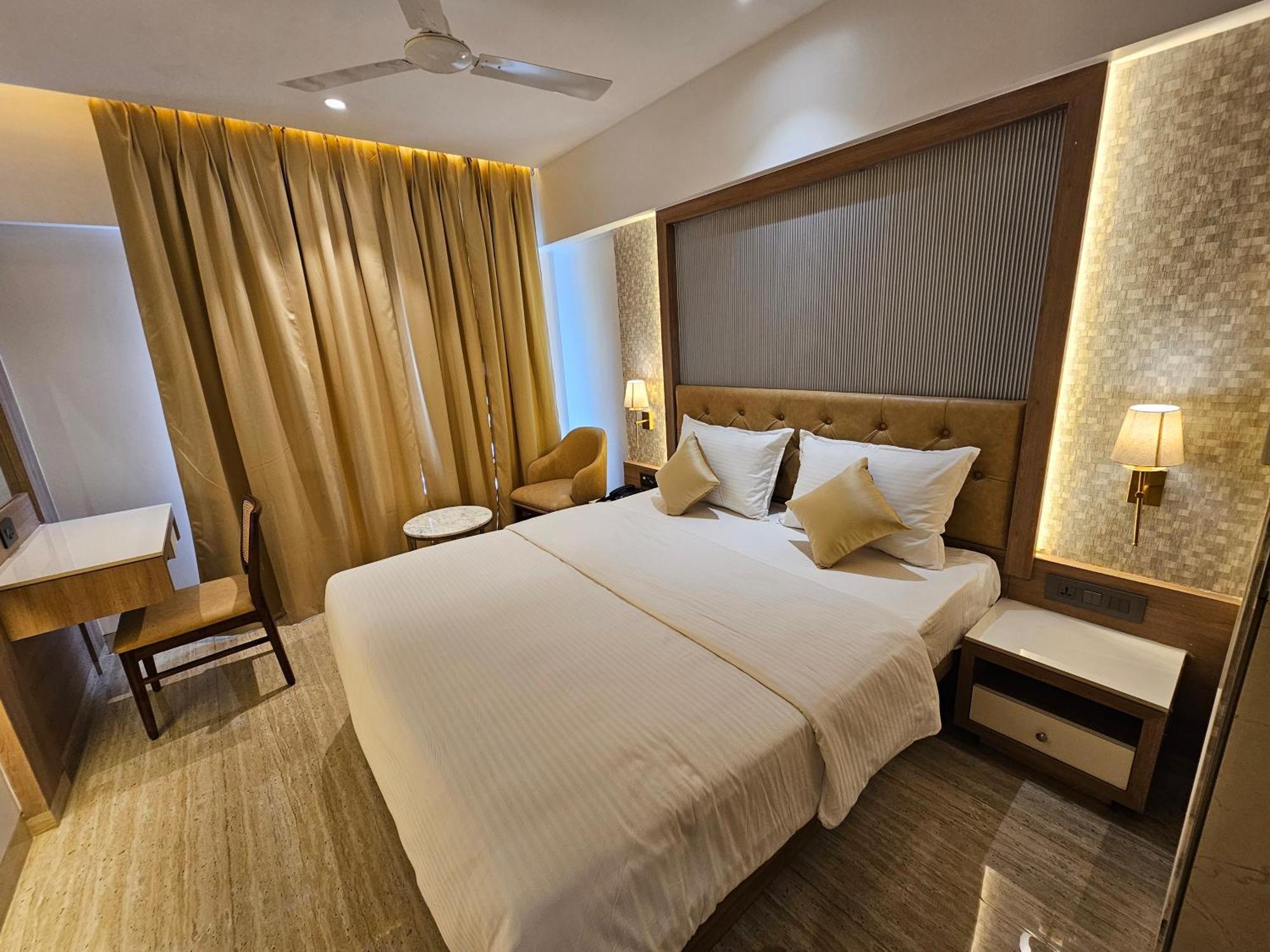 Hotel Golden Nest ターネー エクステリア 写真