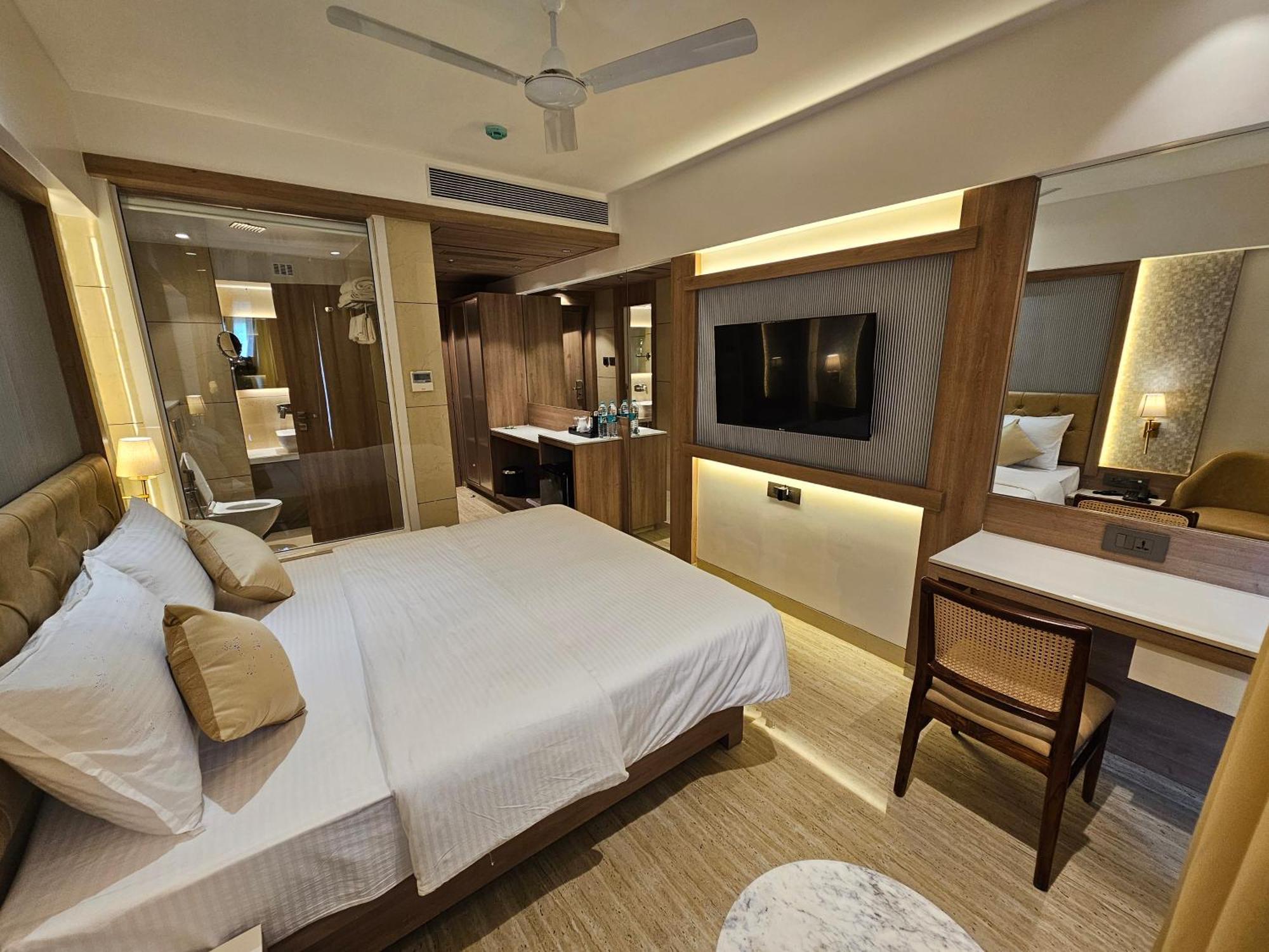 Hotel Golden Nest ターネー エクステリア 写真